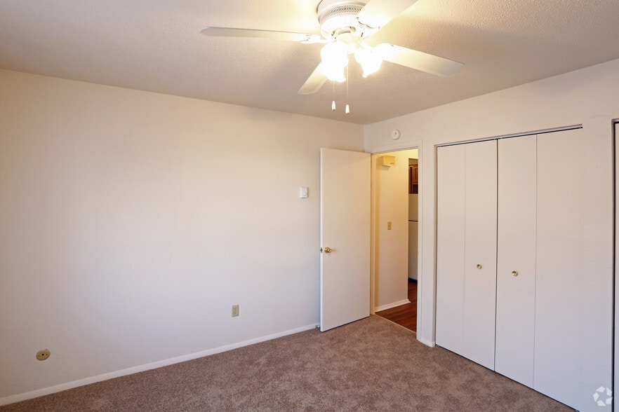 1004 S Byrne Rd, Toledo, OH for sale - Building Photo - Image 1 of 1