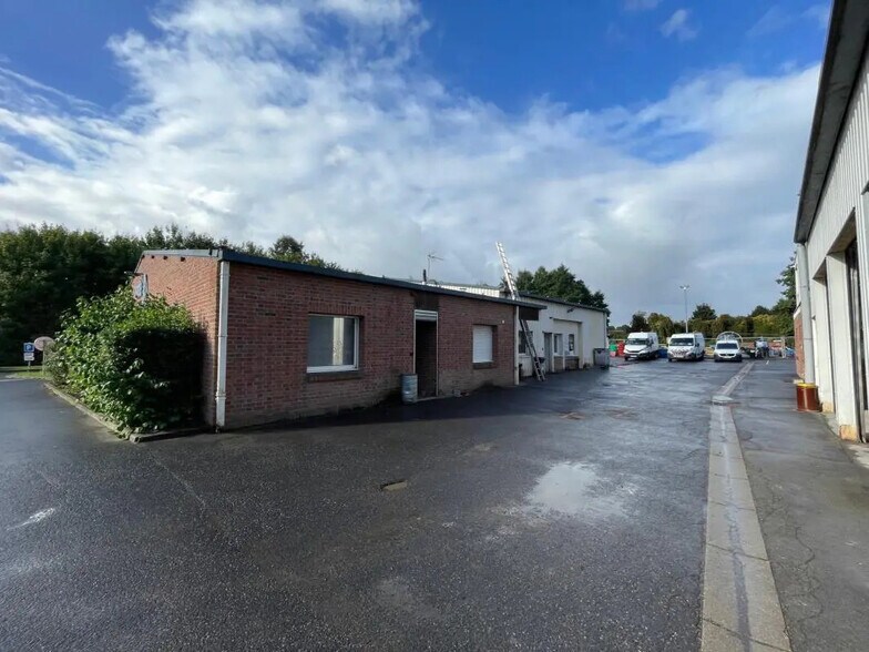 Flex in Sallaumines for sale - Building Photo - Image 3 of 12