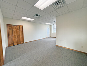 10 Dixon Ave, Concord, NH for lease Interior Photo- Image 2 of 3