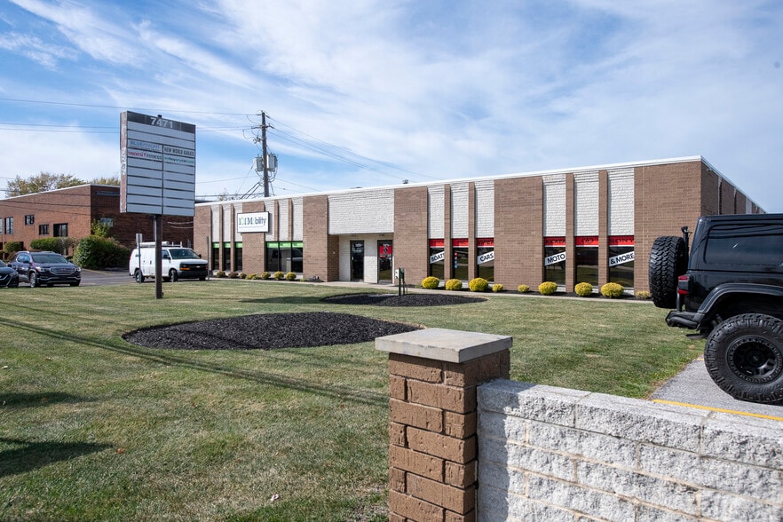 7471 Tyler Blvd, Mentor, OH for lease - Building Photo - Image 1 of 5