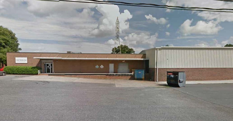 311 15th St SW, Hickory, NC for sale - Primary Photo - Image 1 of 1