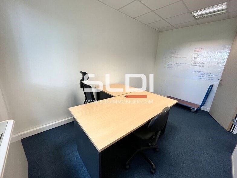 194 Bis Rue Garibaldi, Lyon for lease - Interior Photo - Image 3 of 11