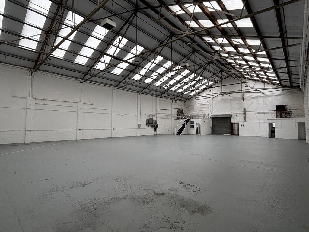 2 Abercromby Ave, High Wycombe for lease Interior Photo- Image 1 of 2