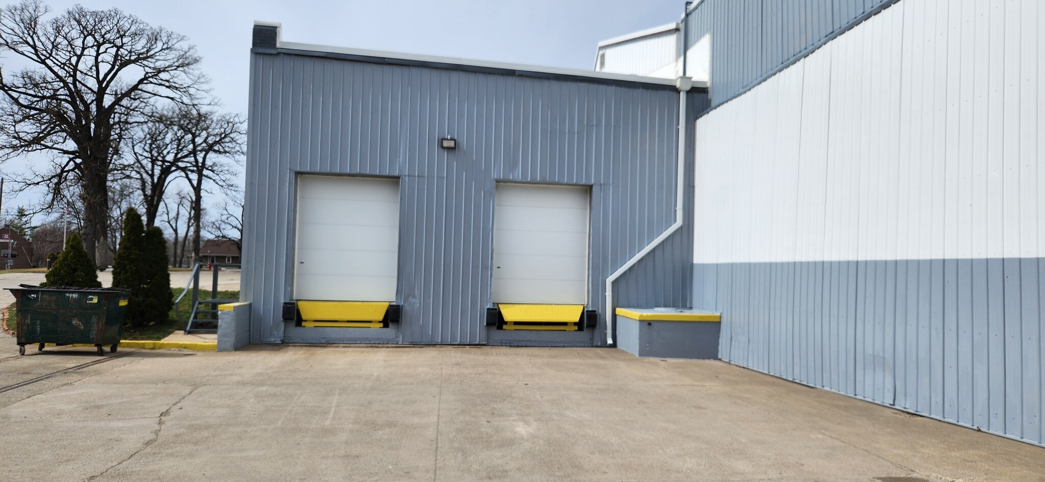 200 N 8th Ave E, Newton, IA for lease Building Photo- Image 1 of 5