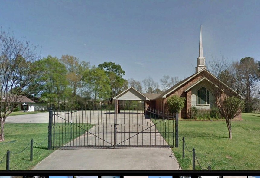 9325 Walker Rd, Shreveport, LA 71118