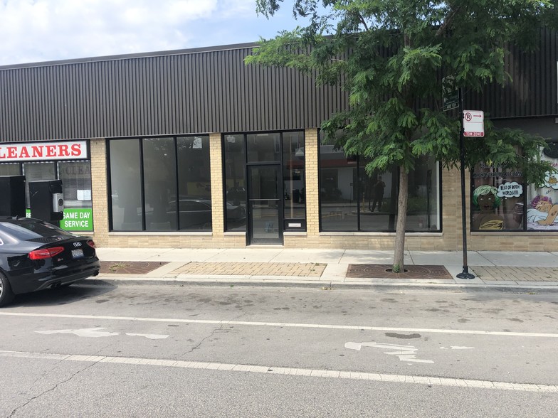 1700-1720 W Lawrence Ave, Chicago, IL for lease - Building Photo - Image 2 of 12