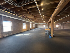 800 W Huron St, Chicago, IL for lease Interior Photo- Image 2 of 6