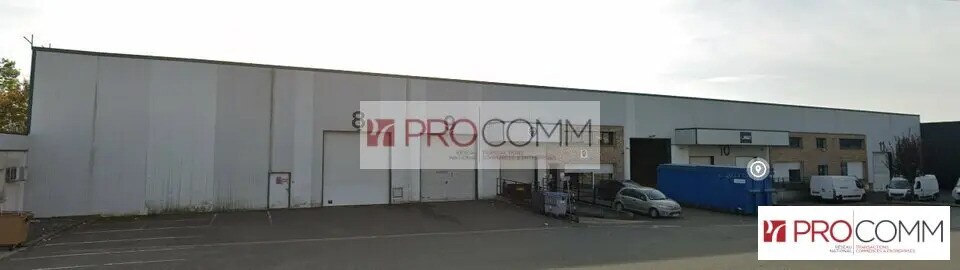 Flex in Chartres for lease Building Photo- Image 1 of 2