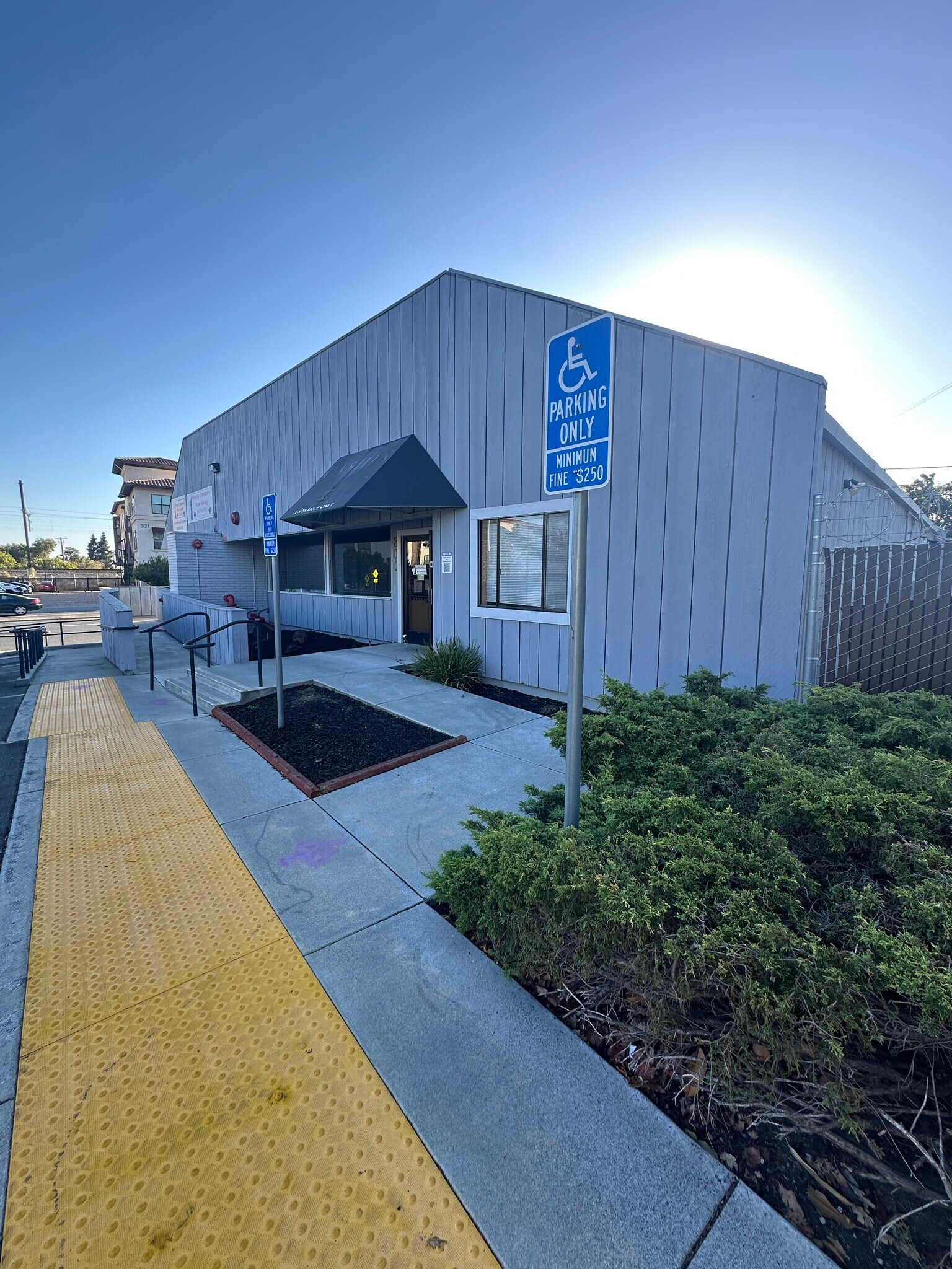 300 El Camino Real, San Carlos, CA for lease Interior Photo- Image 1 of 12