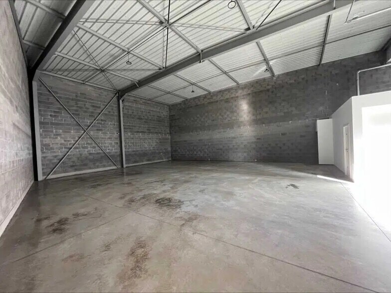 Flex in Cesson-Sévigné for lease - Building Photo - Image 2 of 5