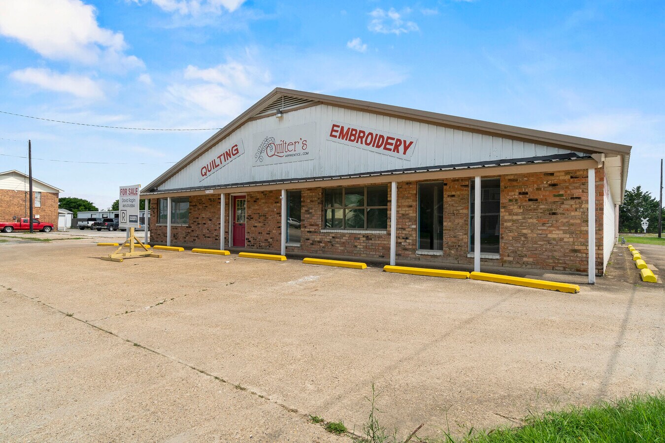 1100 E Moore Ave, Terrell, TX 75160