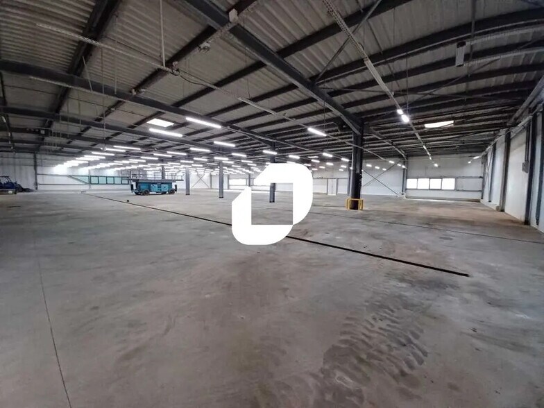 Office in Lormont for lease - Building Photo - Image 1 of 10