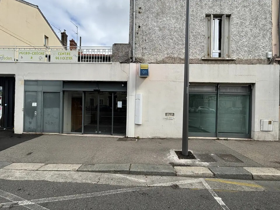 in Tassin-la-Demi-Lune for sale Building Photo- Image 1 of 1