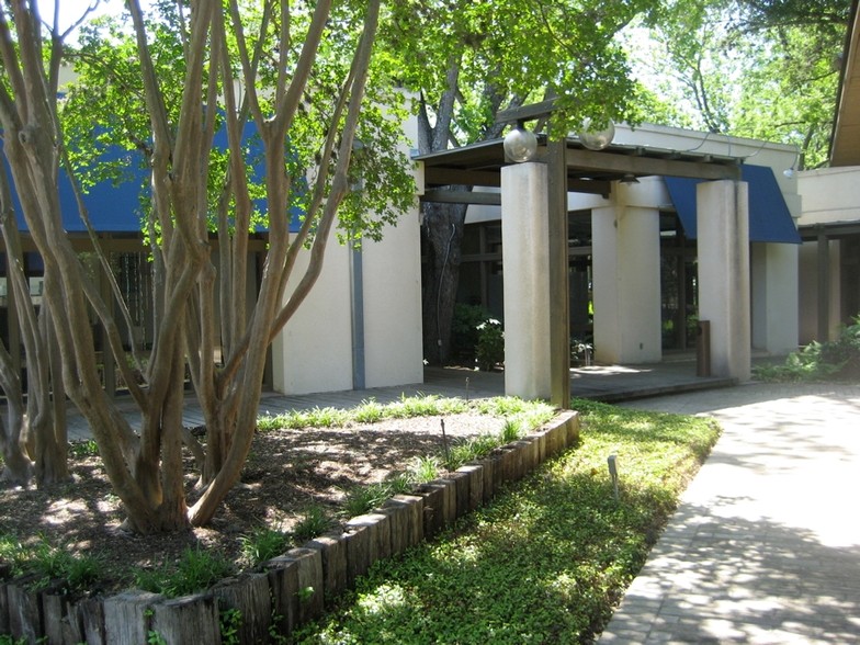 4001-4067 Broadway St, San Antonio, TX for lease - Building Photo - Image 3 of 14