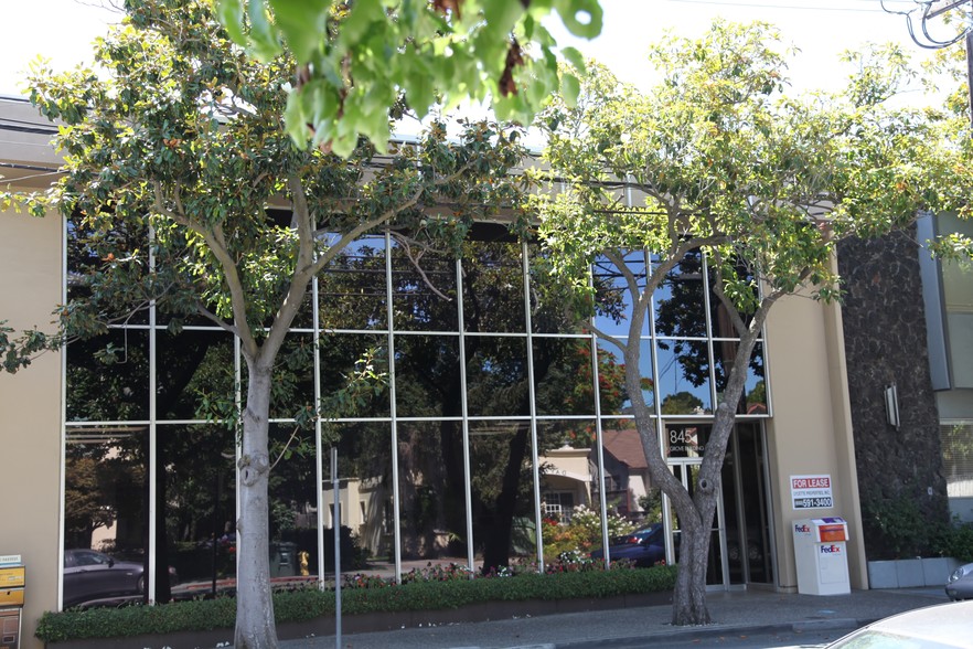 845 Oak Grove Ave, Menlo Park, CA for lease - Building Photo - Image 3 of 9