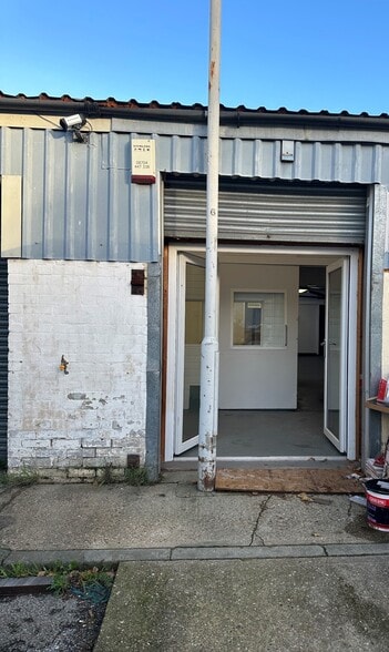 3 Gibcracks, Basildon for lease - Building Photo - Image 3 of 6