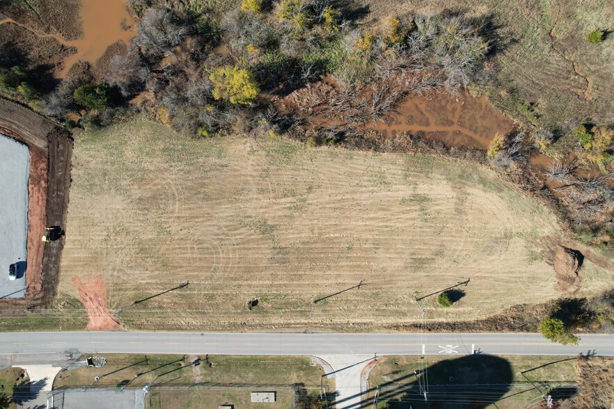801 N Sara Rd, Yukon, OK for sale - Building Photo - Image 3 of 5