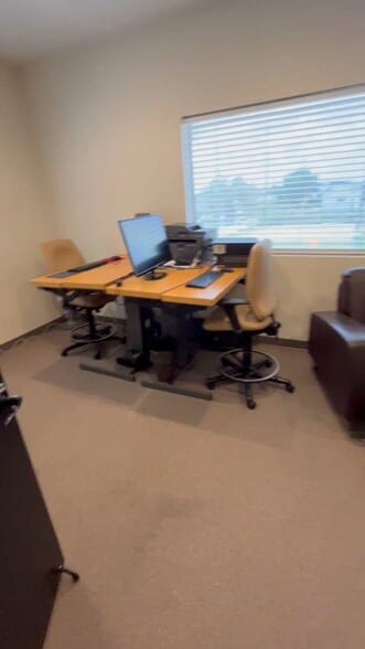 1302 N Shepherd Dr, Houston, TX for lease - Commercial Listing Video - Image 2 of 19