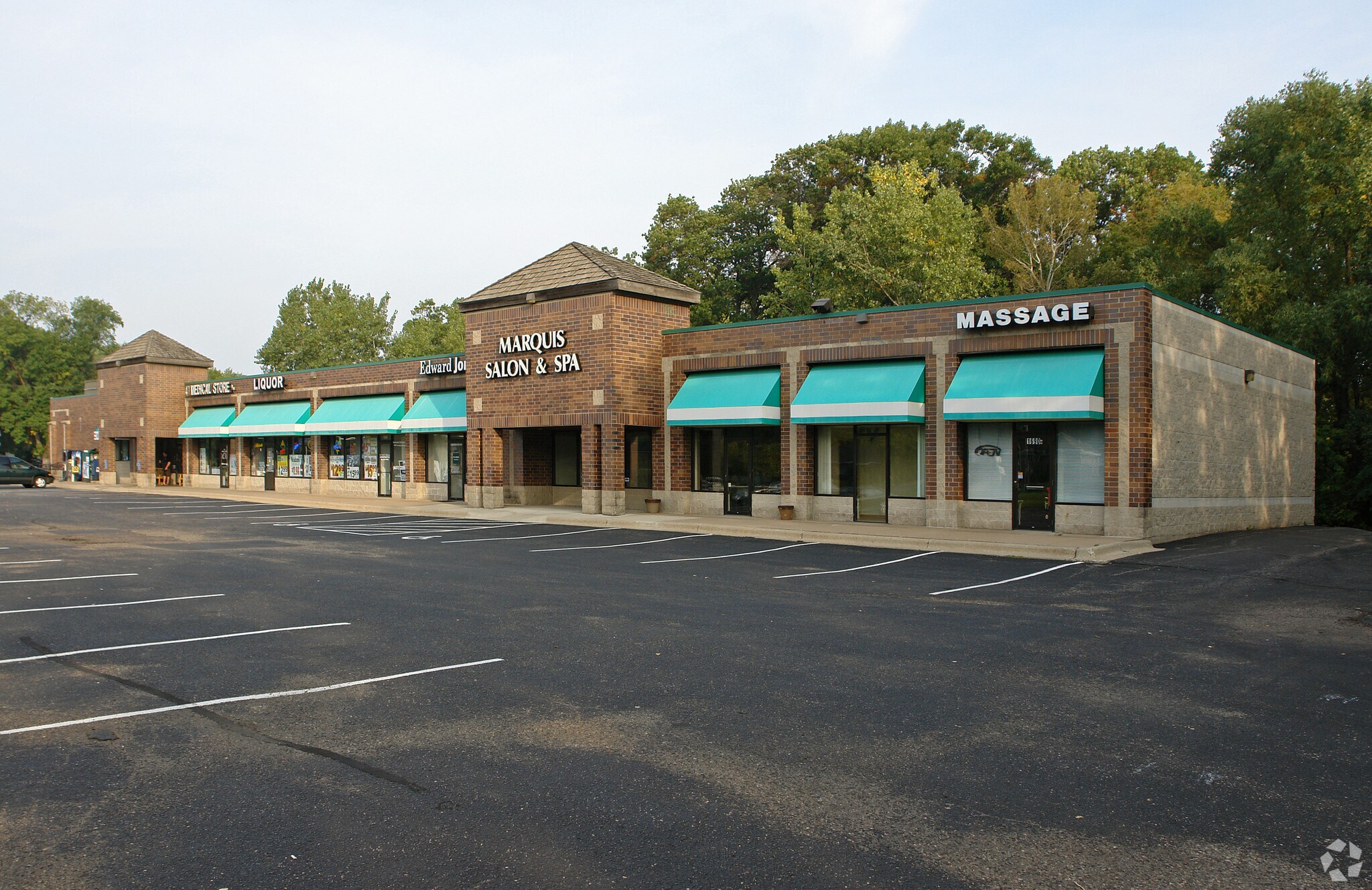 1690 McKnight Rd N, Maplewood, MN for sale Primary Photo- Image 1 of 1