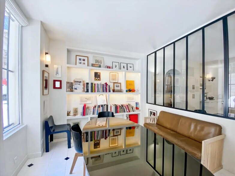 Office in Paris for lease - Building Photo - Image 2 of 8