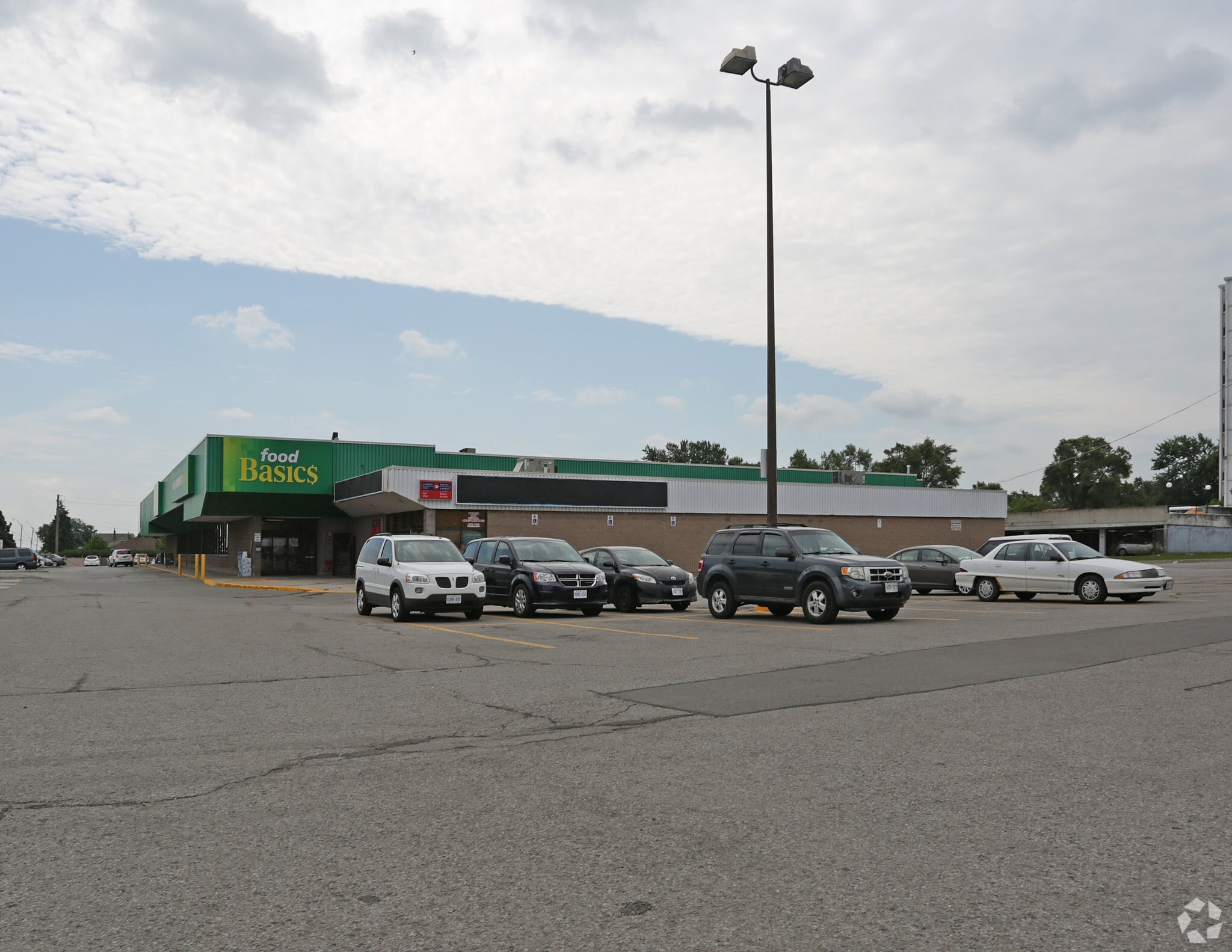 724 Mohawk Rd E, Hamilton, ON for sale Primary Photo- Image 1 of 1