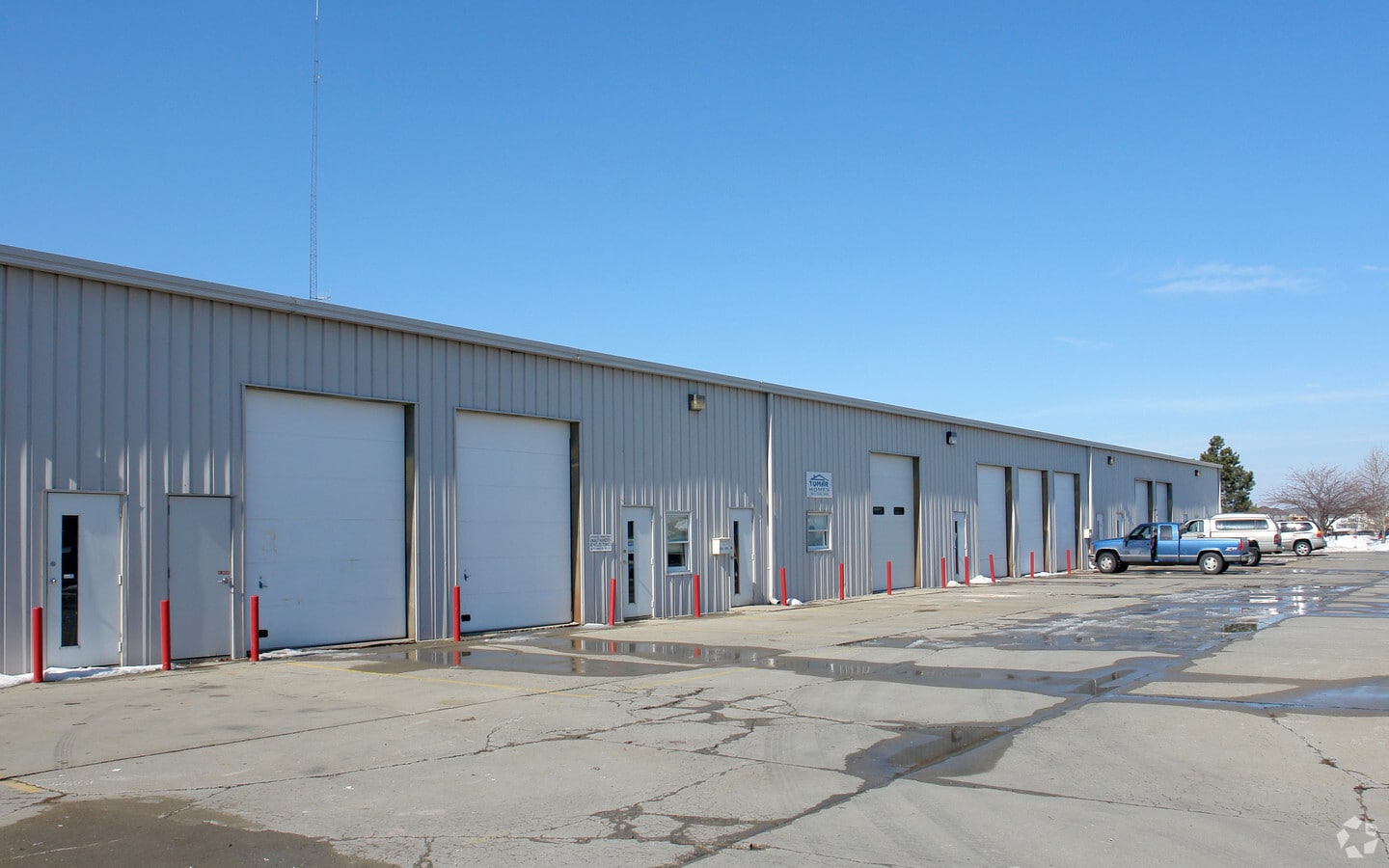 2907 Gill St, Bloomington, IL 61704