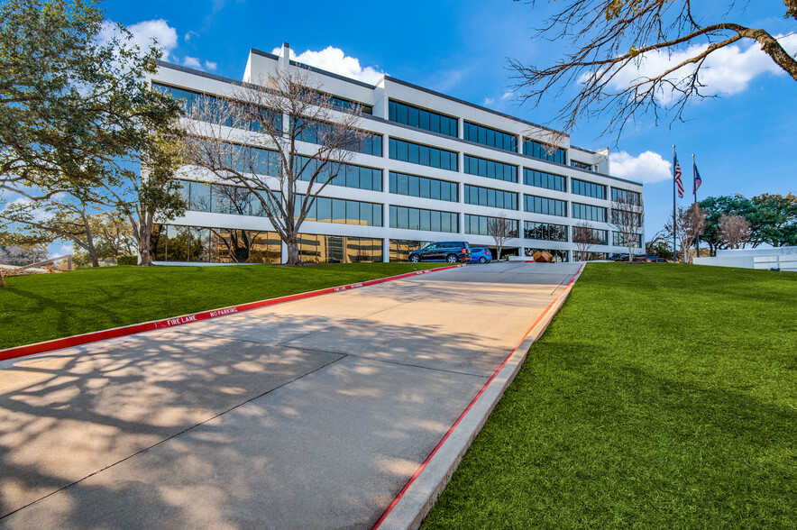 1212 Corporate Dr, Irving, TX for lease - Building Photo - Image 1 of 17