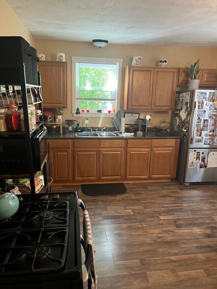 271-273 Coe St, Woonsocket, RI for sale - Building Photo - Image 3 of 4