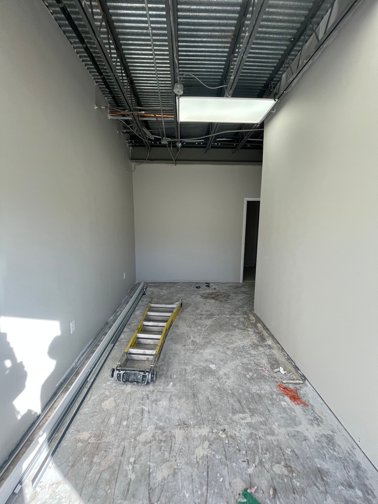 25 Sweetbriar Rd, Greenville, SC 29615 Professional Plaza