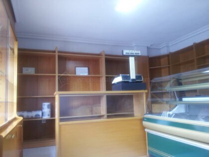 Retail in Cáceres for lease - Building Photo - Image 3 of 3