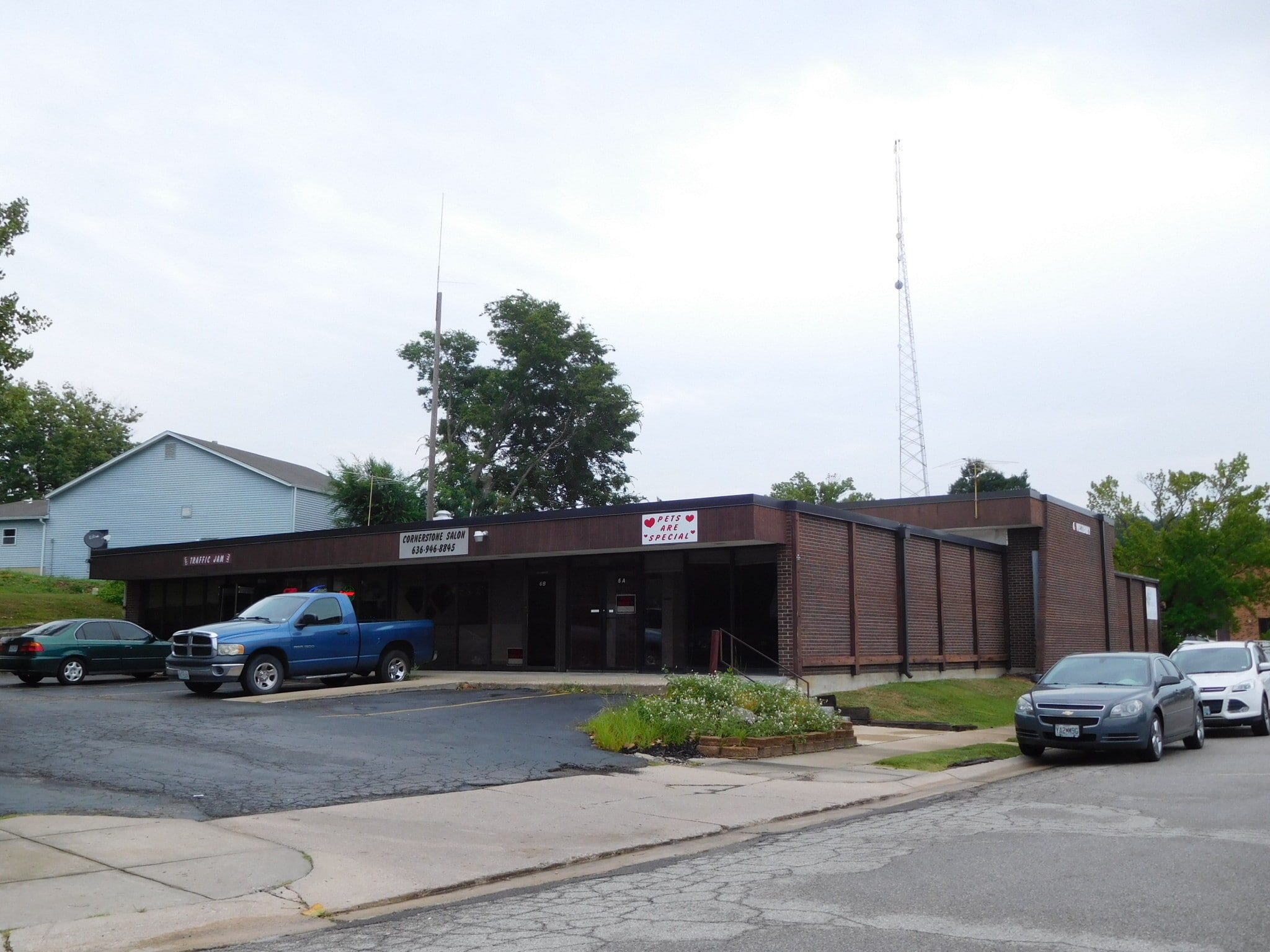 6 Westbury Dr, Saint Charles, MO for lease Building Photo- Image 1 of 7
