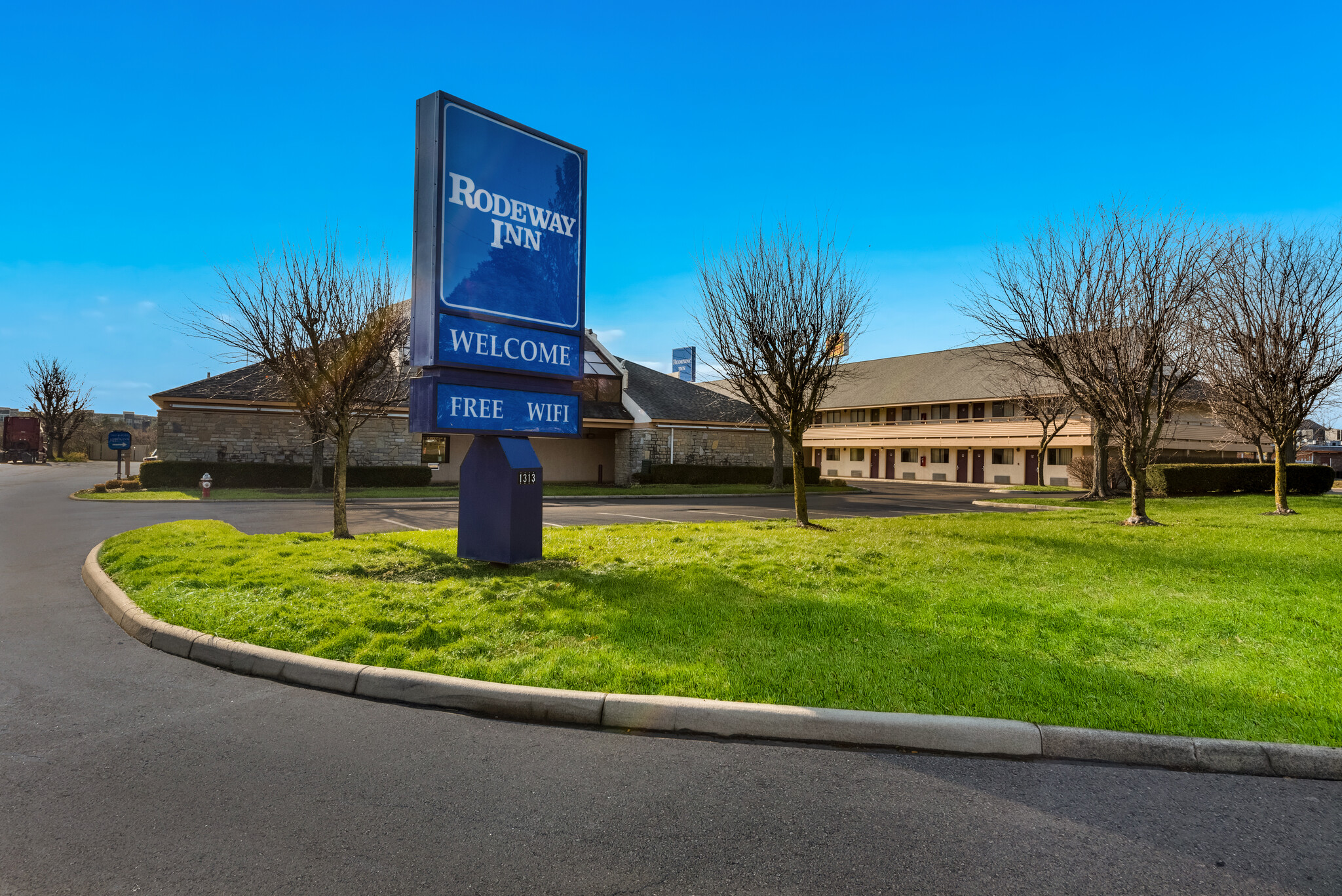 1313 W Saint James Lutheran Way, Columbus, OH for sale Building Photo- Image 1 of 22