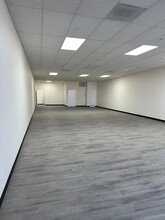 9930 Long Beach Blvd, Lynwood, CA for lease Interior Photo- Image 2 of 7