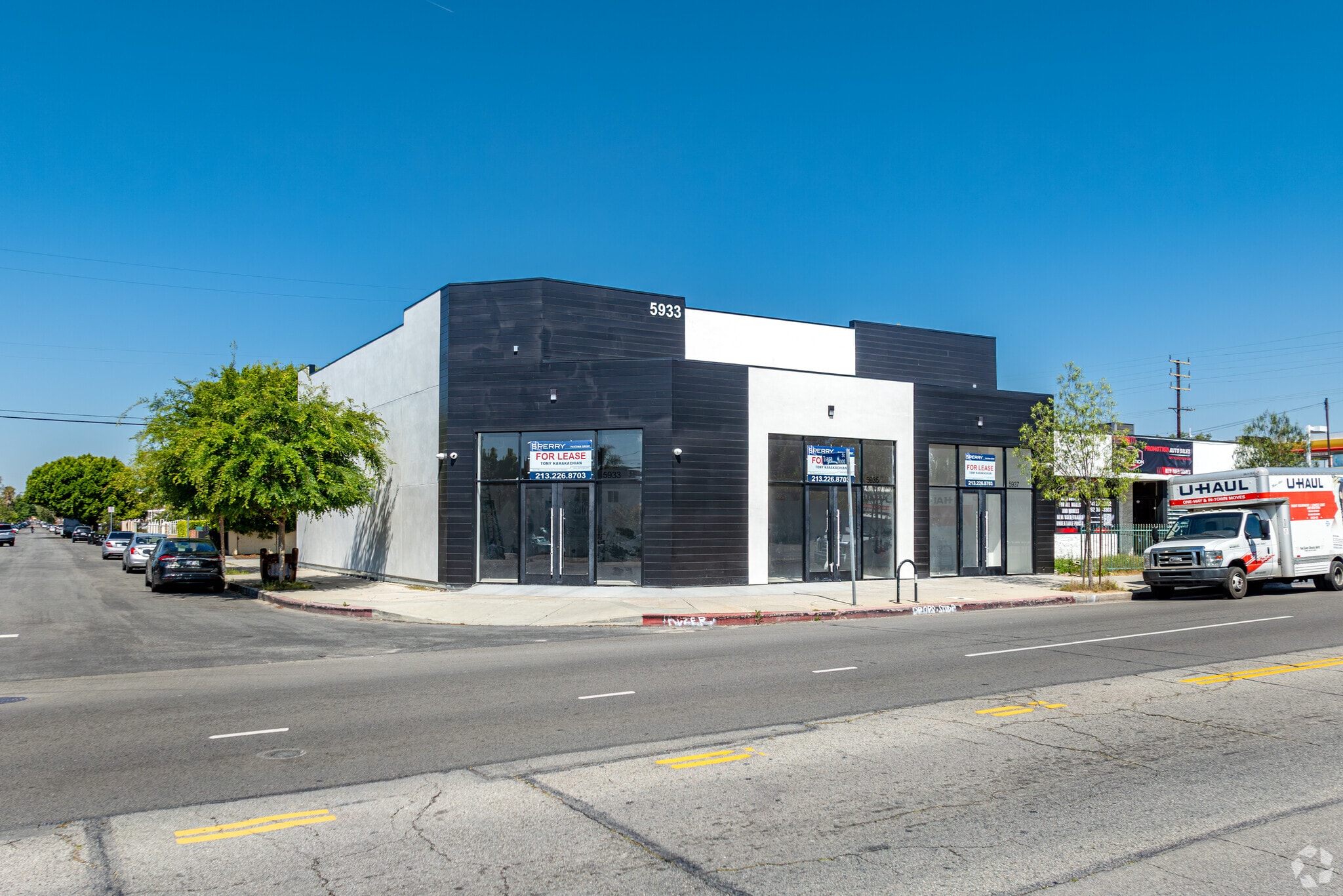 5933 Vineland Ave, North Hollywood, CA for lease Building Photo- Image 1 of 38