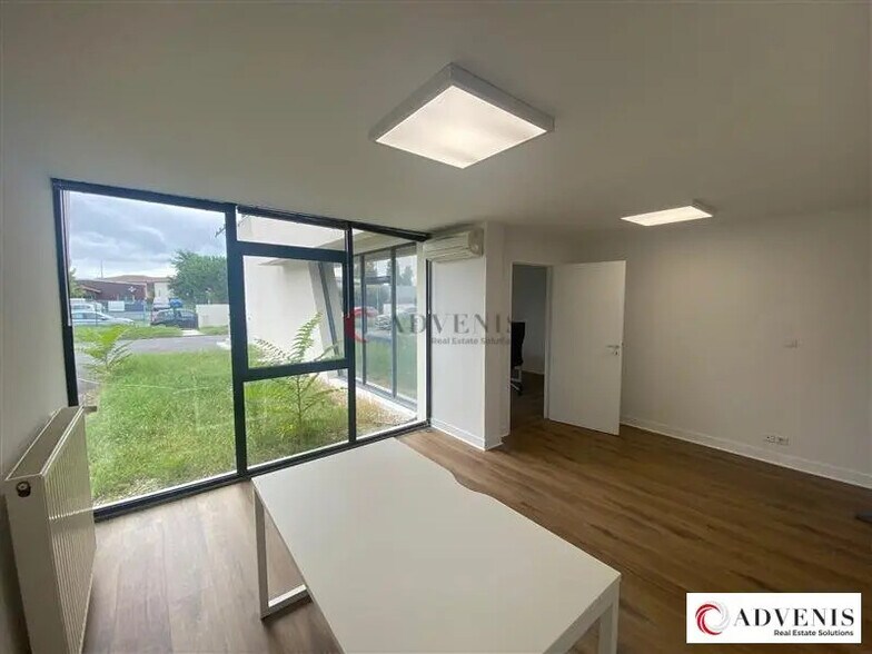 Office in Bruges for lease - Interior Photo - Image 2 of 12