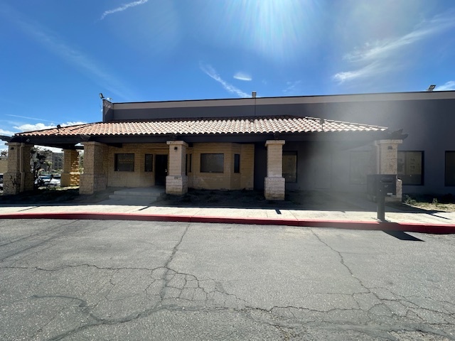 12277 Mariposa Rd, Victorville, CA for lease - Building Photo - Image 1 of 5