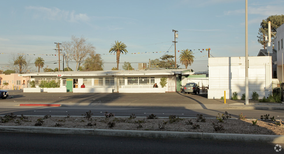 12606 Long Beach Blvd, Lynwood, CA for lease - Building Photo - Image 2 of 6