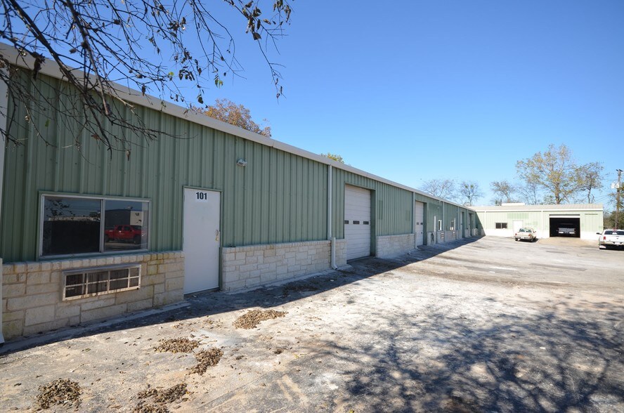 2226 N Austin Ave, Georgetown, TX for sale - Primary Photo - Image 1 of 1