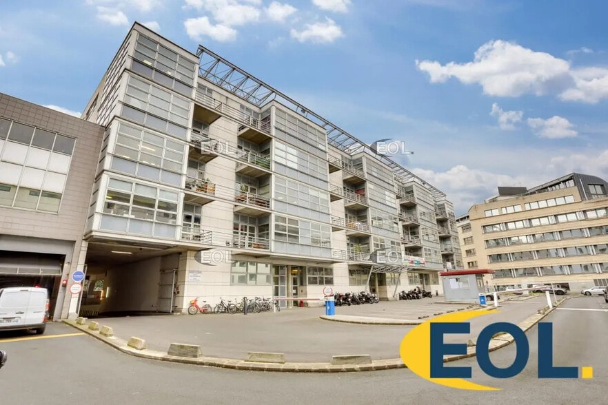 Flex in Paris for lease - Building Photo - Image 1 of 5