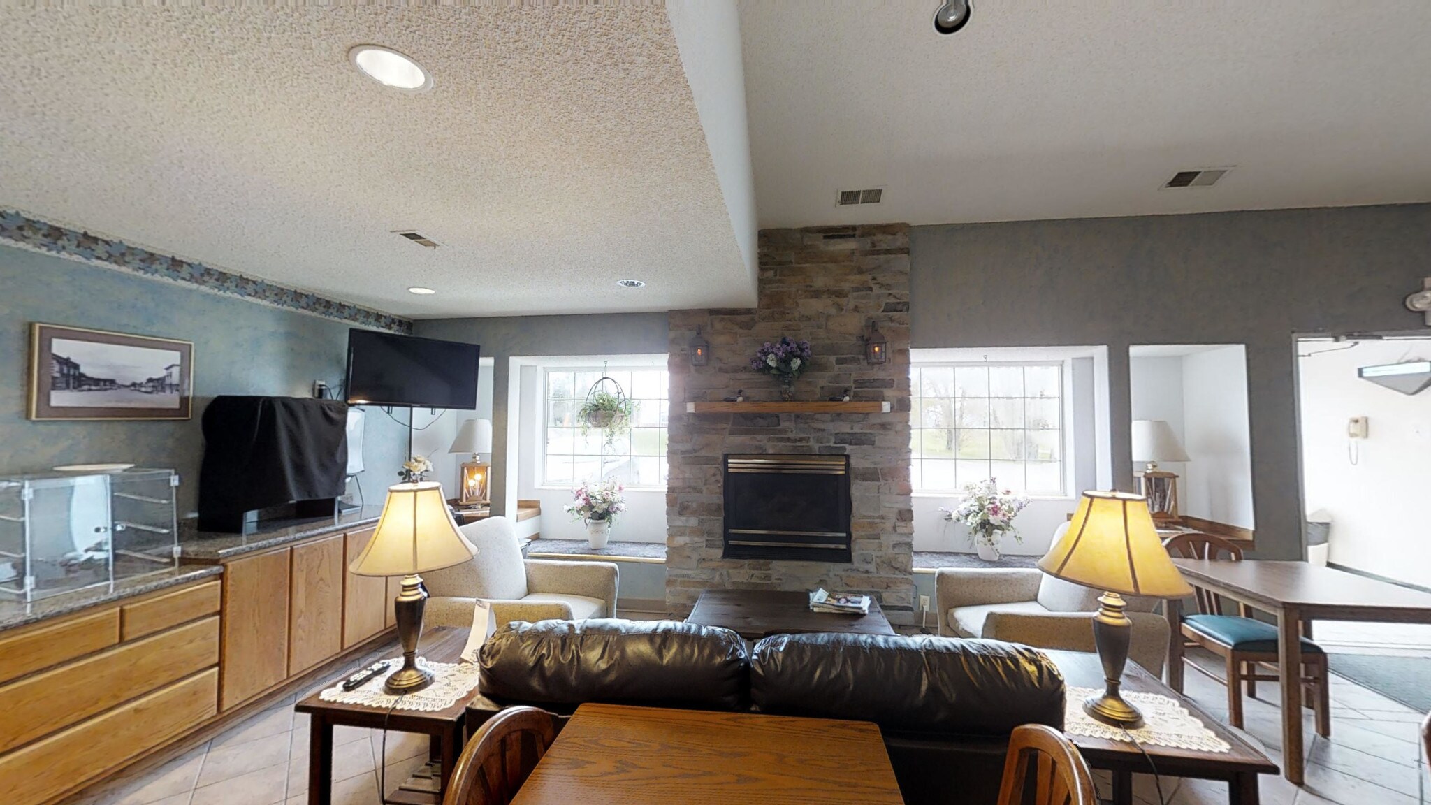 960 2nd St NW, Aitkin, MN 56431 Forty Club Inn