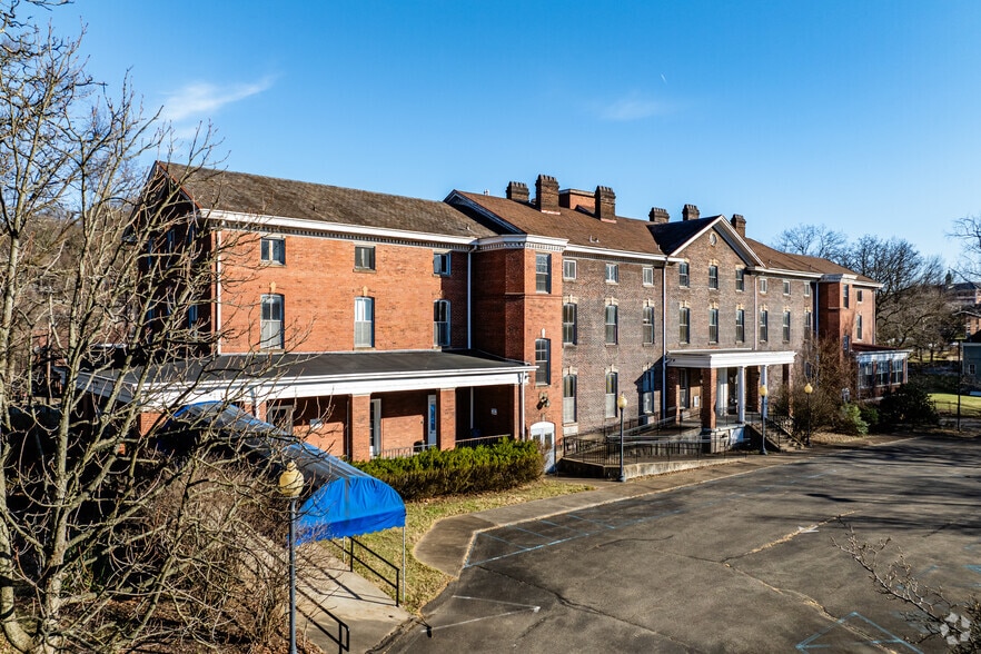 900 Rebecca Ave, Pittsburgh, PA for sale - Building Photo - Image 1 of 13