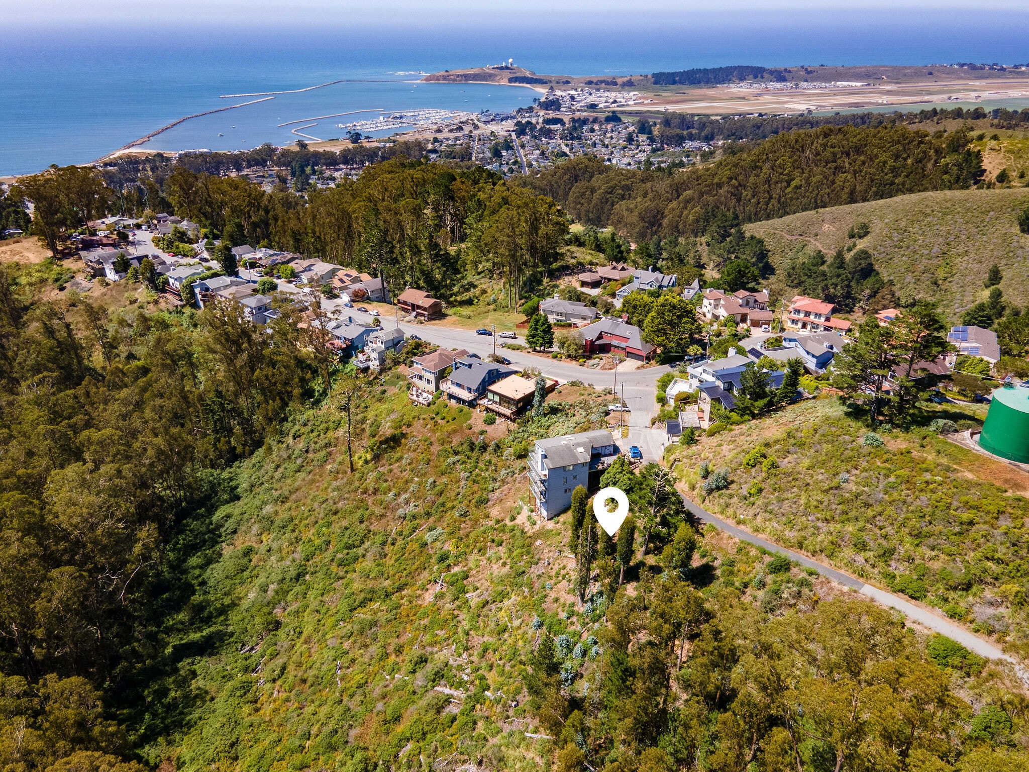 124 Dolphine ave, El Granada, CA for sale Primary Photo- Image 1 of 12