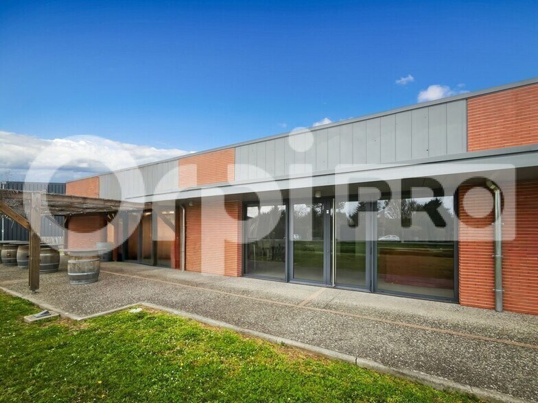 Retail in Montech for lease - Building Photo - Image 2 of 6