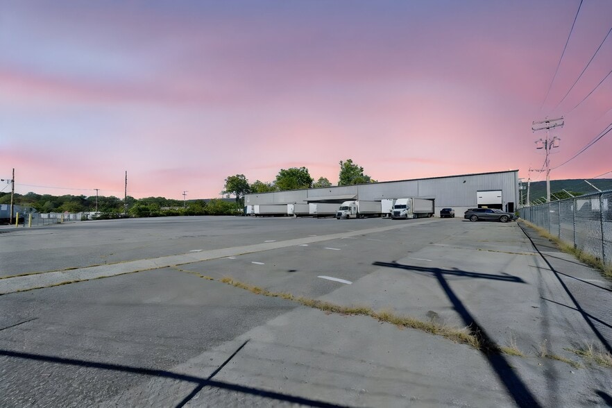 280 Grand St, Hamburg, PA for sale - Building Photo - Image 1 of 32