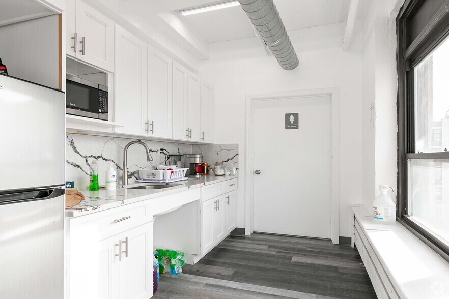 47-09 30th St, Long Island City, NY for lease - Interior Photo - Image 2 of 21