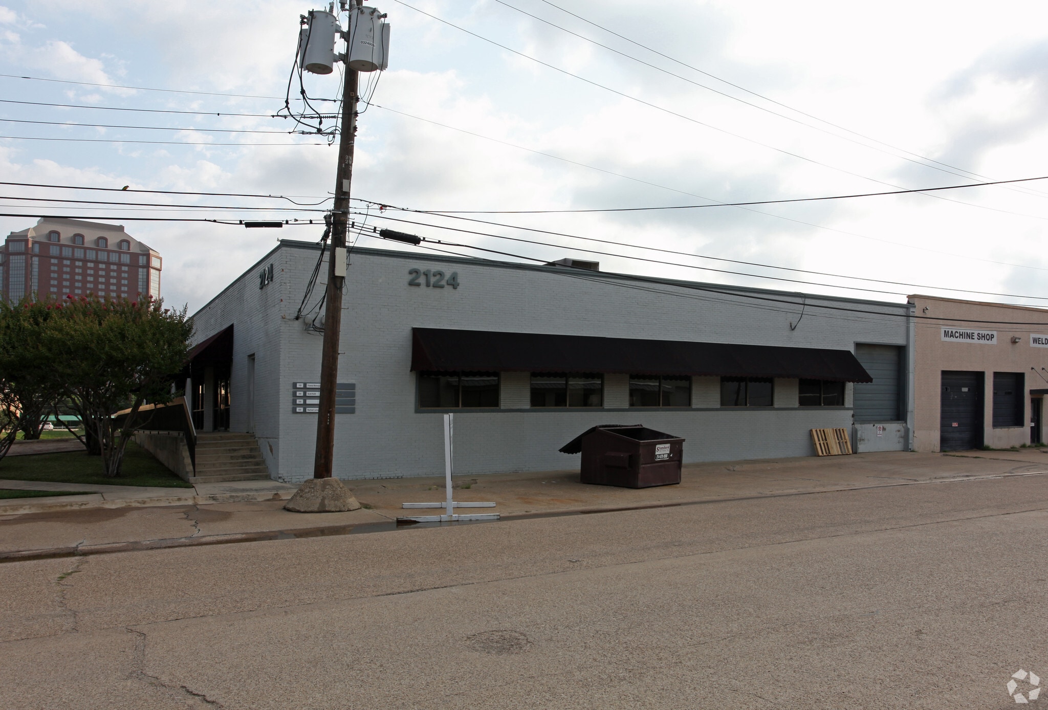 2124 Farrington St, Dallas, TX for lease Primary Photo- Image 1 of 5
