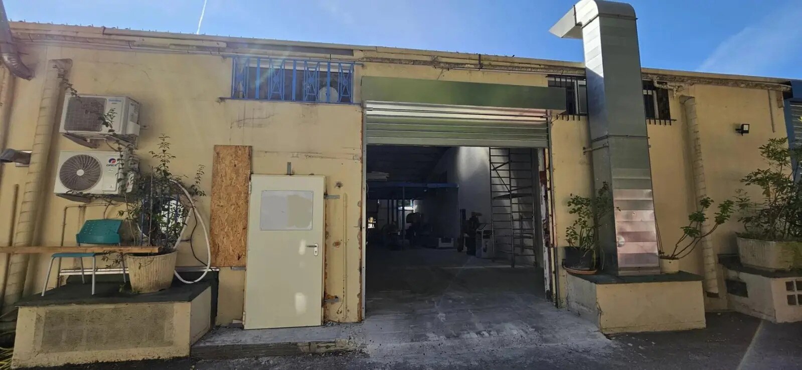 Industrial in La Trinité for sale Building Photo- Image 1 of 10