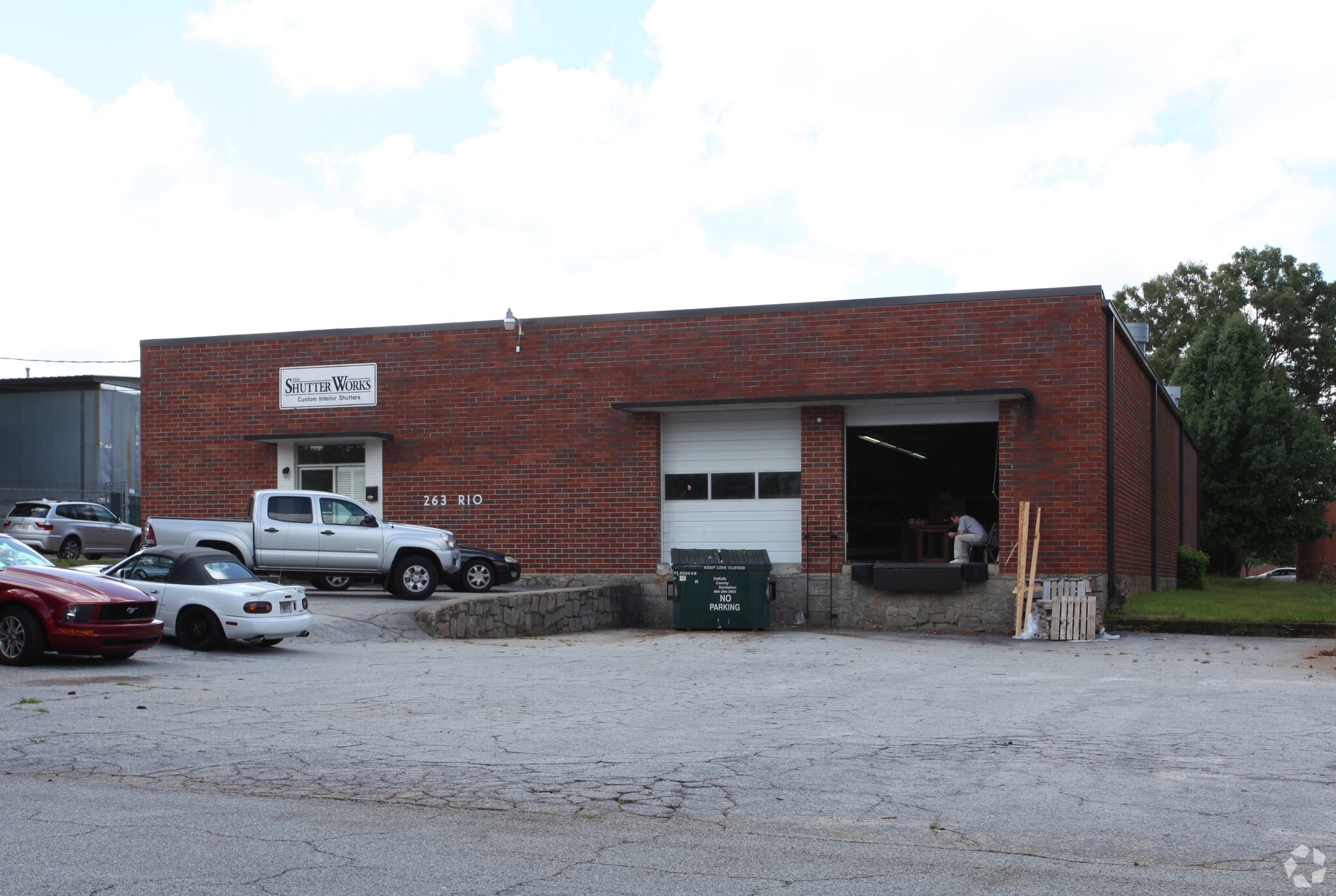 263 Rio Cir, Decatur, GA for sale Primary Photo- Image 1 of 3