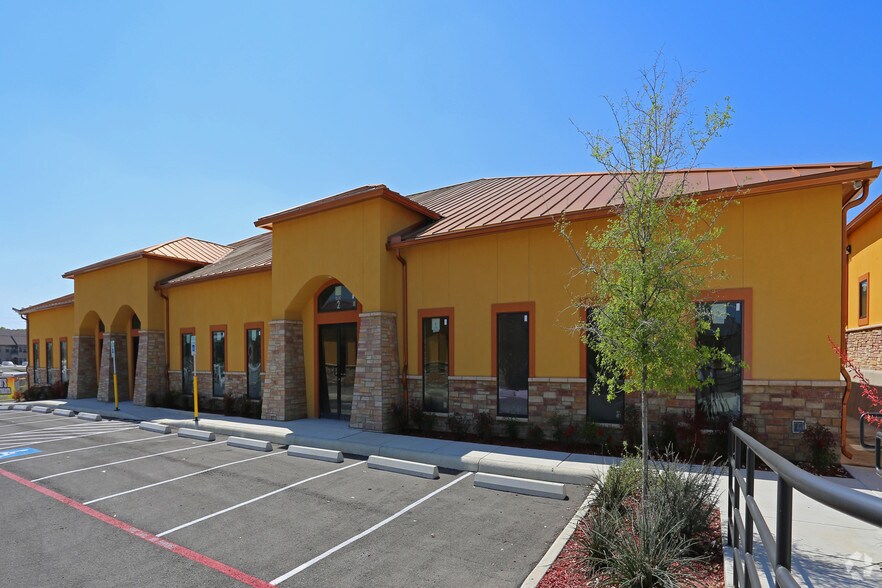 8554 Huebner Rd, San Antonio, TX for sale - Primary Photo - Image 1 of 1