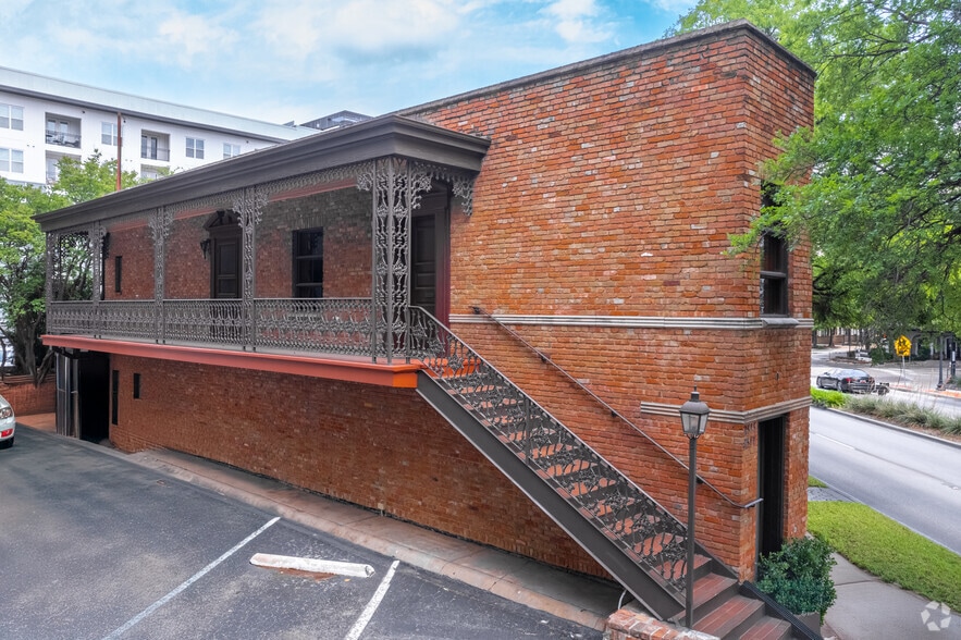 2521 Cedar Springs Rd, Dallas, TX for lease - Building Photo - Image 2 of 17